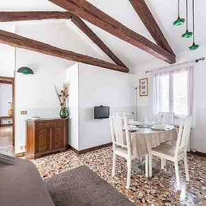 colombina-venice.hotelinveneto.com/